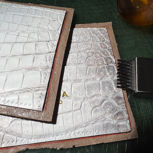 Hyma Cardholder