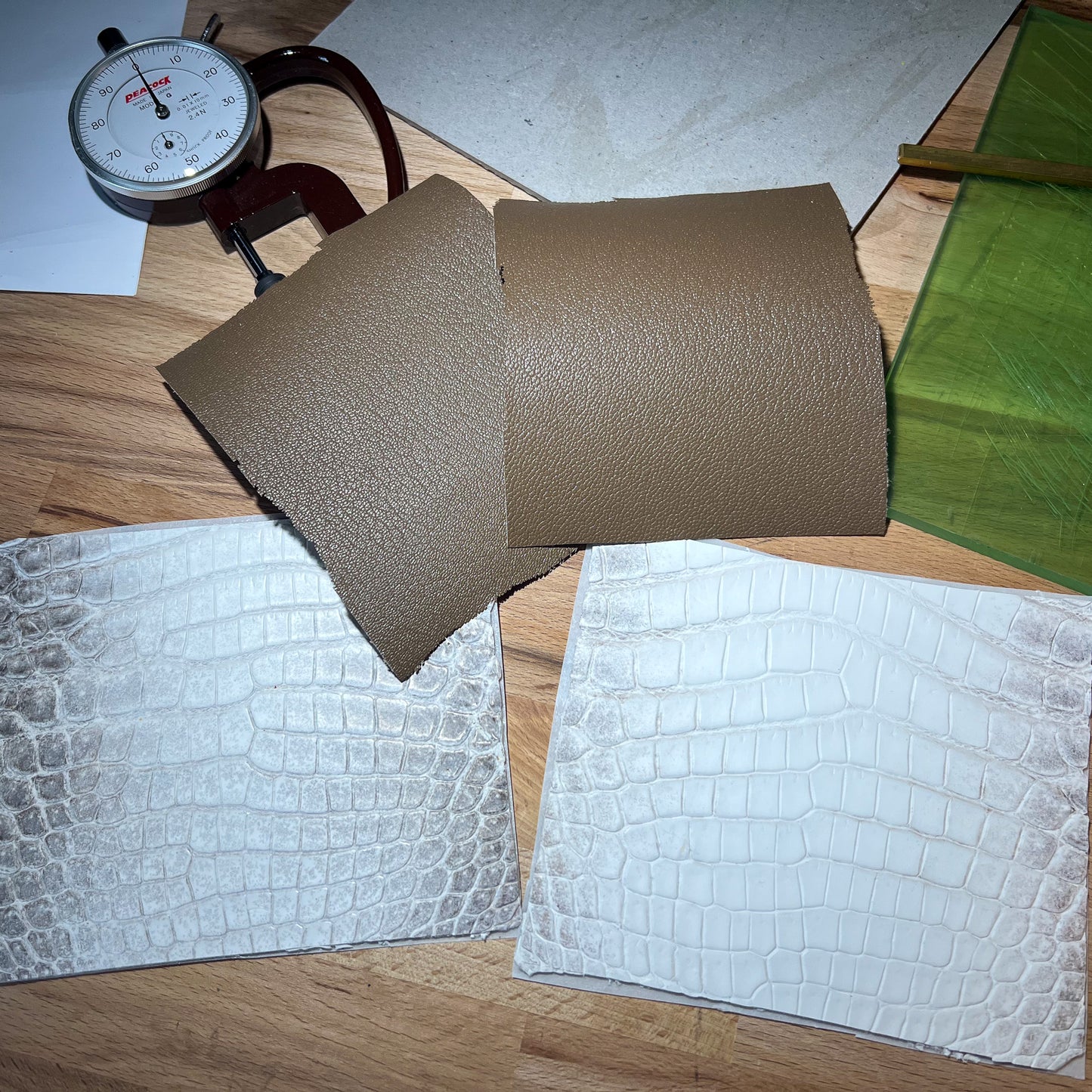 Hyma Cardholder